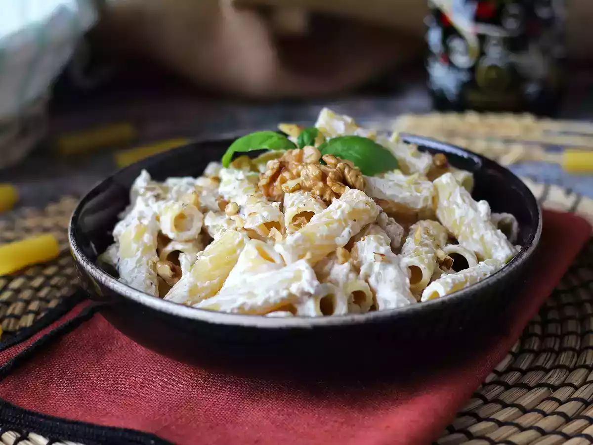Nudeln mit Ricotta und Walnüssen: cremig und knackig